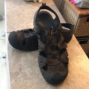 “EveRest” Men’s Brown Front Cover Sandals. Size 13